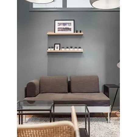 Διαμέρισμα Large Flat With Balcony In Prime Location. Eg1
