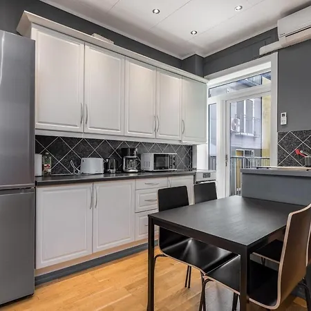 Large Flat With Balcony In Prime Location. Eg1 شقة برغن
