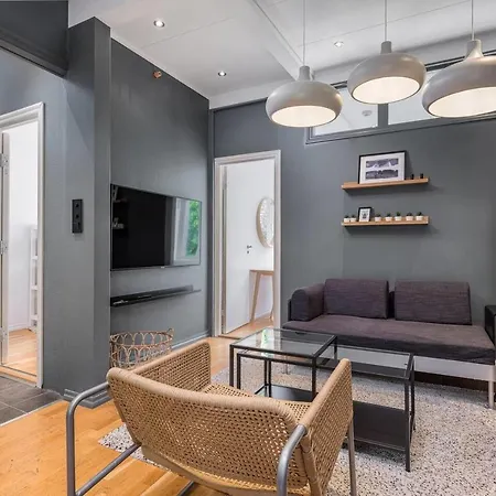 Large Flat With Balcony In Prime Location. Eg1 * Μπέργκεν
